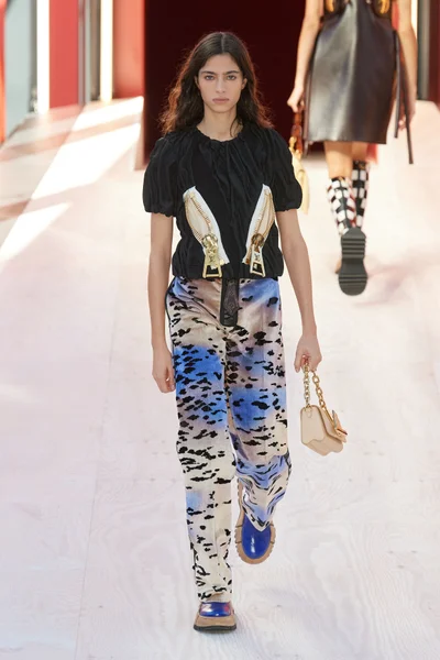 Look 42